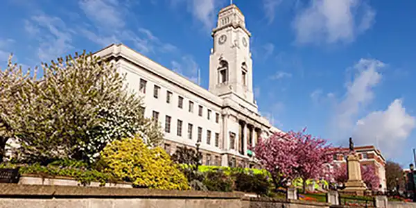 Locksmiths in Barnsley image of Barnsley Town Hall in late Spring